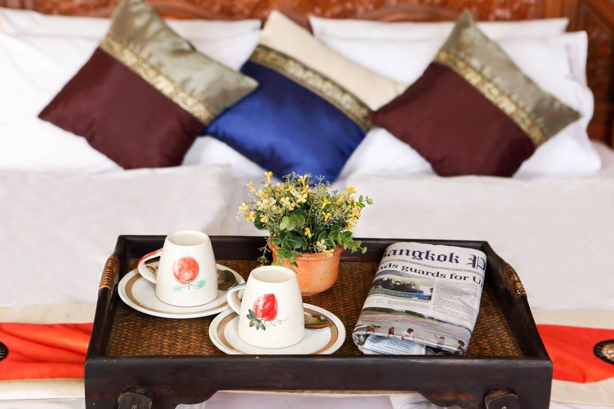 People Place Boutique In Town Hotel - Sha Extra Plus Chiang Mai Exteriör bild