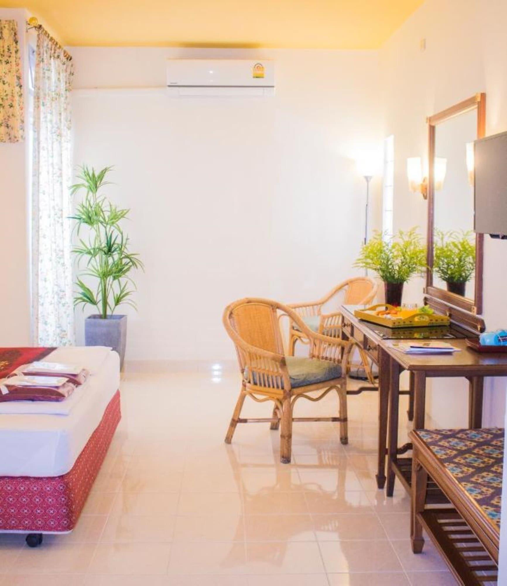 People Place Boutique In Town Hotel - Sha Extra Plus Chiang Mai Exteriör bild