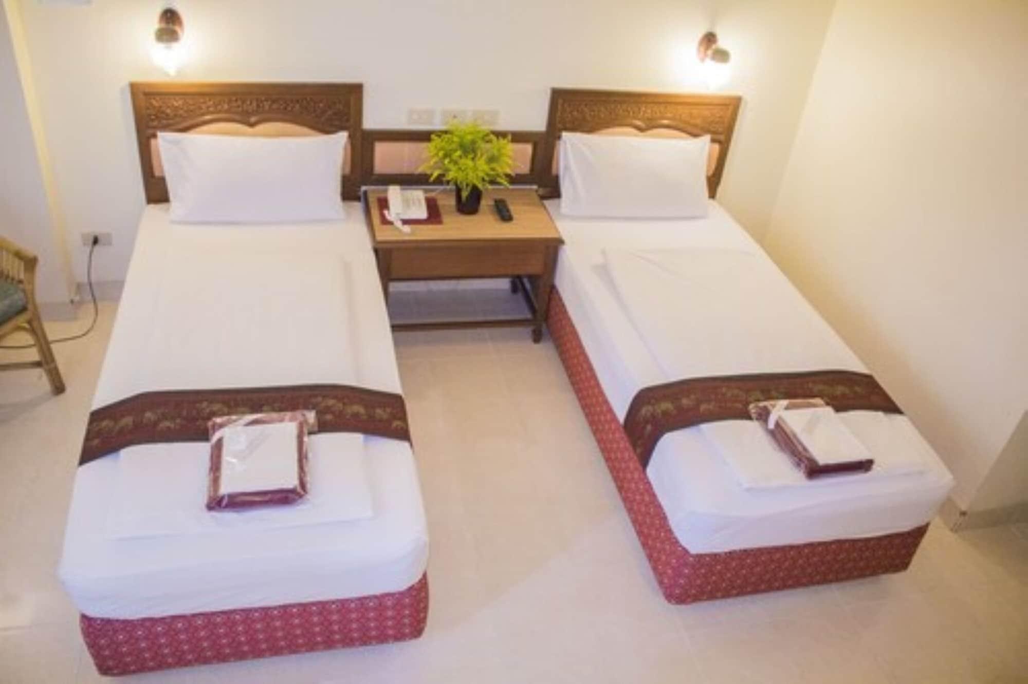 People Place Boutique In Town Hotel - Sha Extra Plus Chiang Mai Exteriör bild