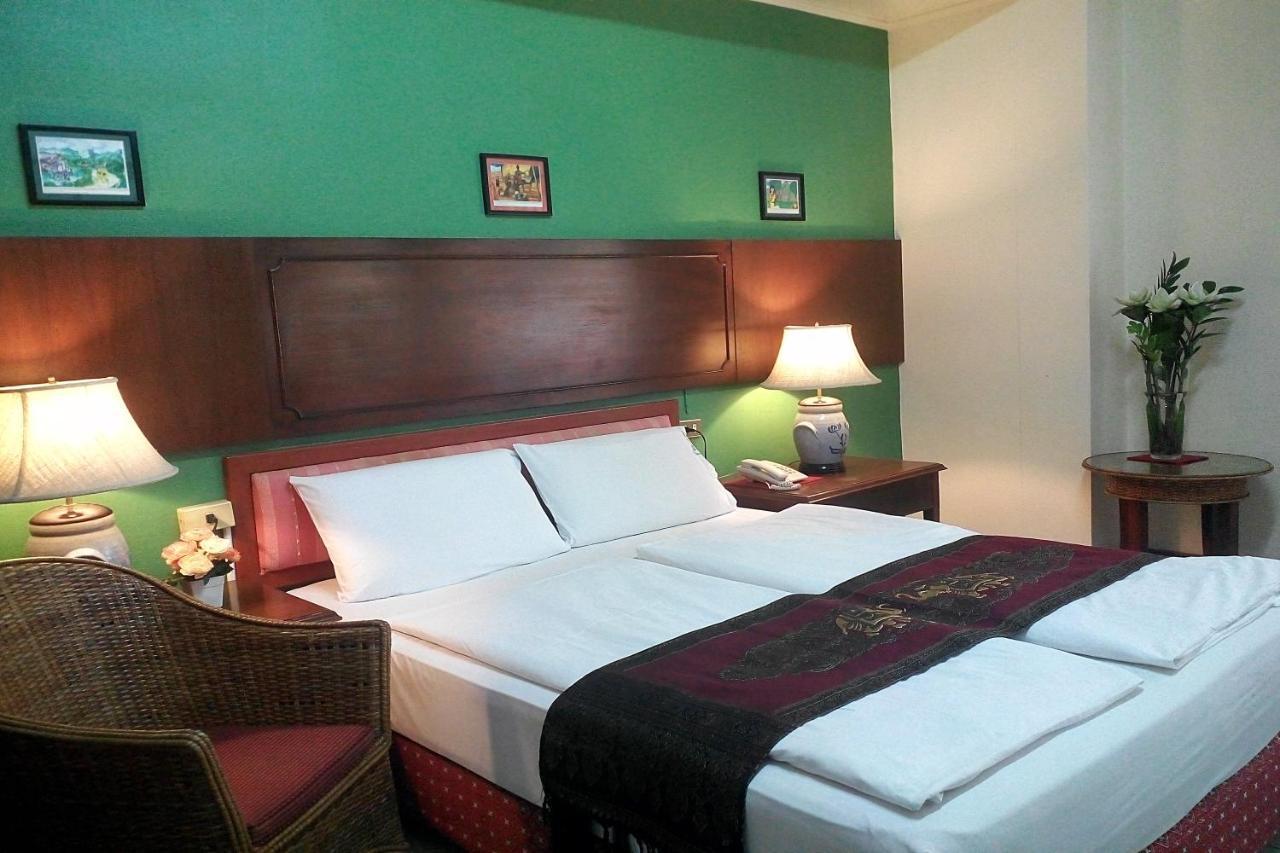 People Place Boutique In Town Hotel - Sha Extra Plus Chiang Mai Exteriör bild