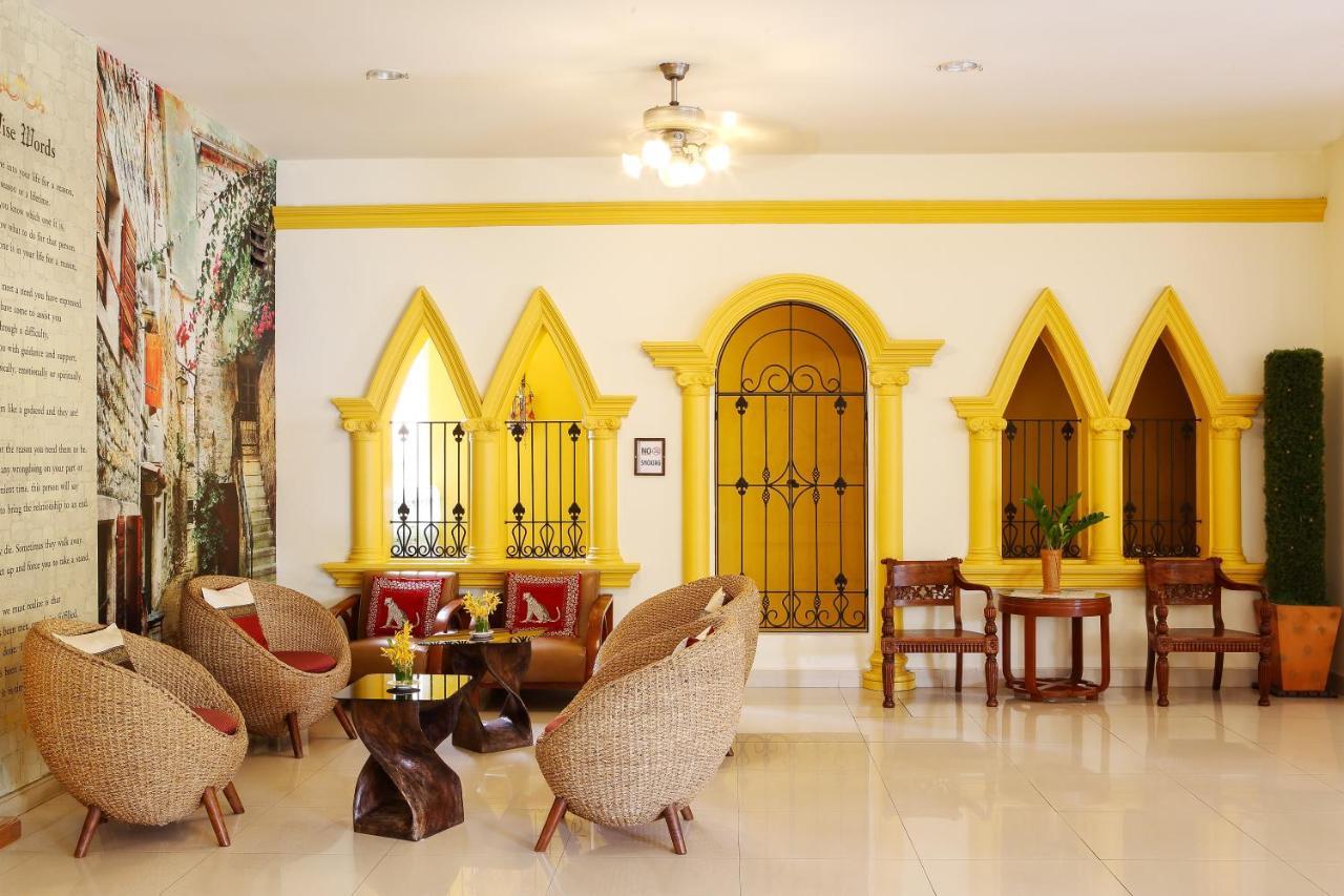 People Place Boutique In Town Hotel - Sha Extra Plus Chiang Mai Exteriör bild